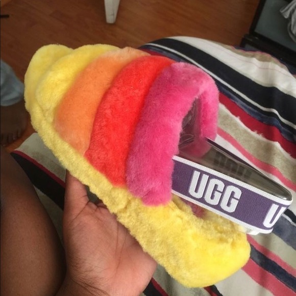 Uggs - Picture 2 of 4